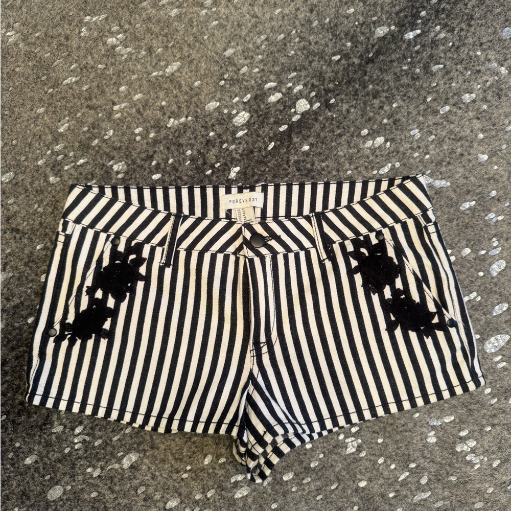 Forever 21 Black and White Striped Denim Shorts with Black Floral Appliqué